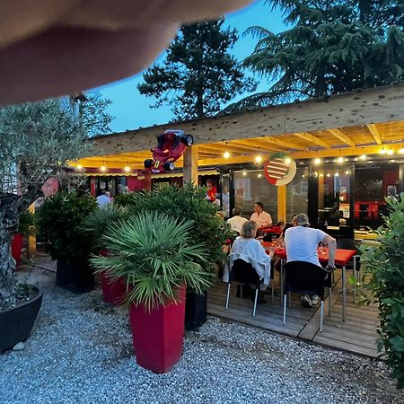 Hotel Le Cosy Pont-de-Chéruy 외부 사진