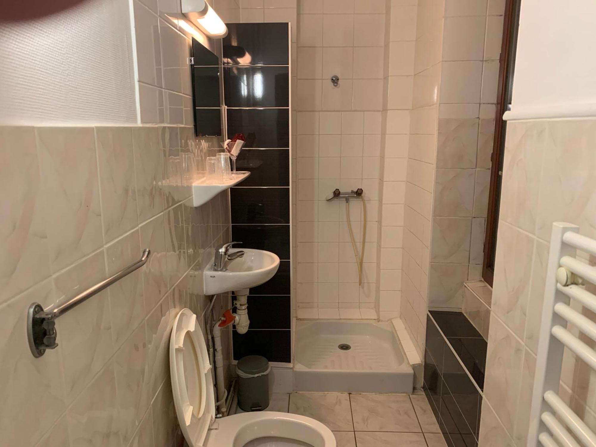 Hotel Le Cosy Pont-de-Chéruy 외부 사진
