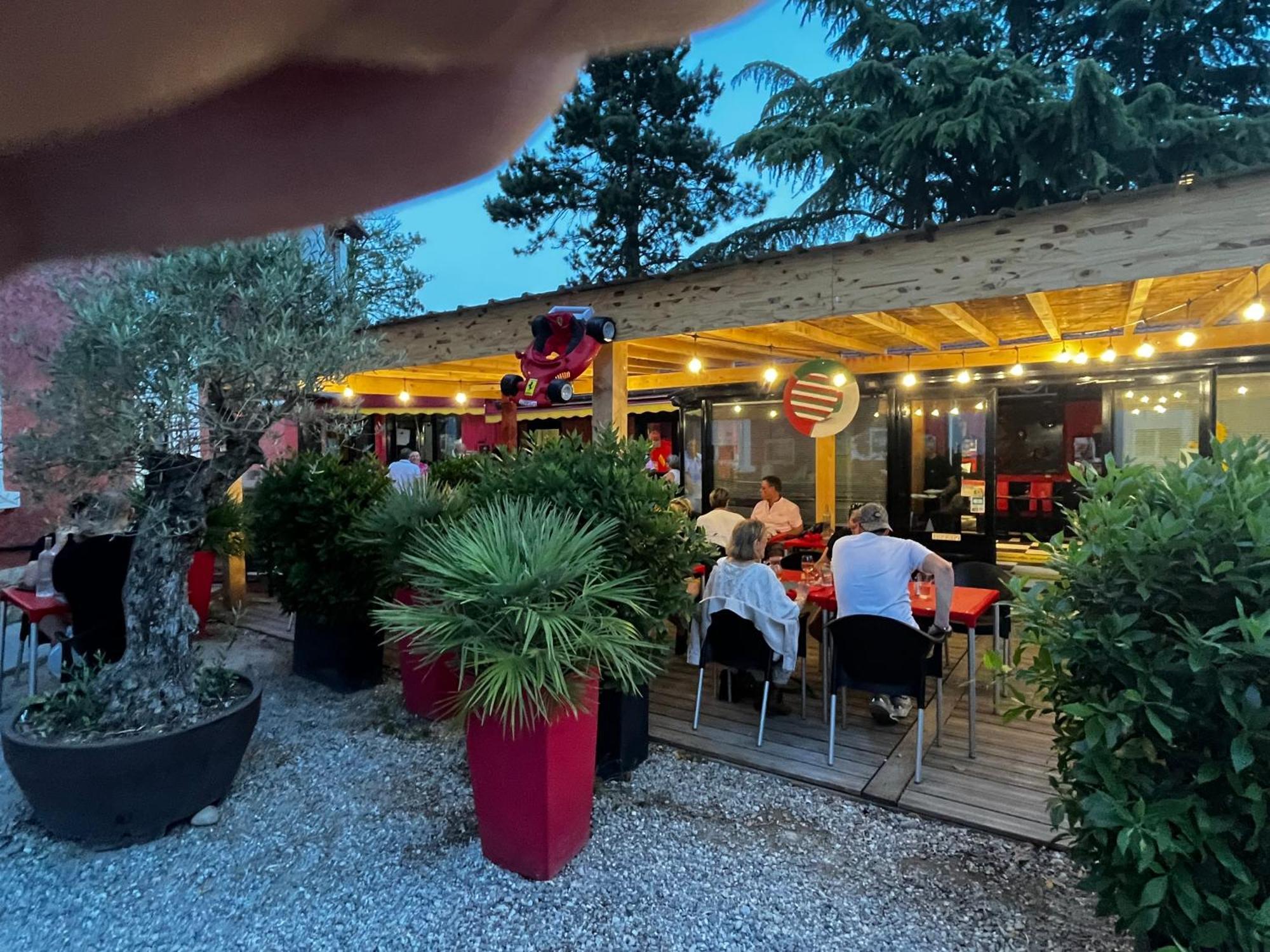 Hotel Le Cosy Pont-de-Chéruy 외부 사진